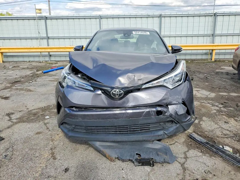 2019 TOYOTA C-HR LE  