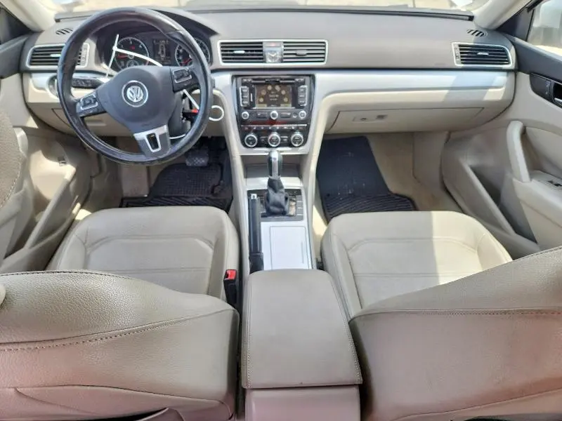 2012 VOLKSWAGEN PASSAT SE  