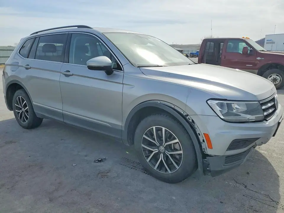 2021 VOLKSWAGEN TIGUAN SE  