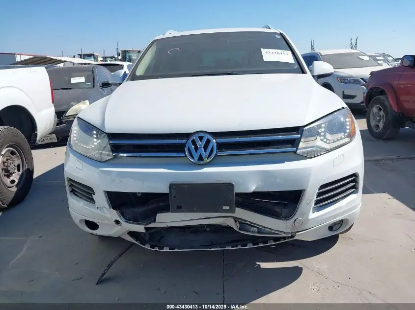 2013 VOLKSWAGEN TOUAREG VR6 SPORT