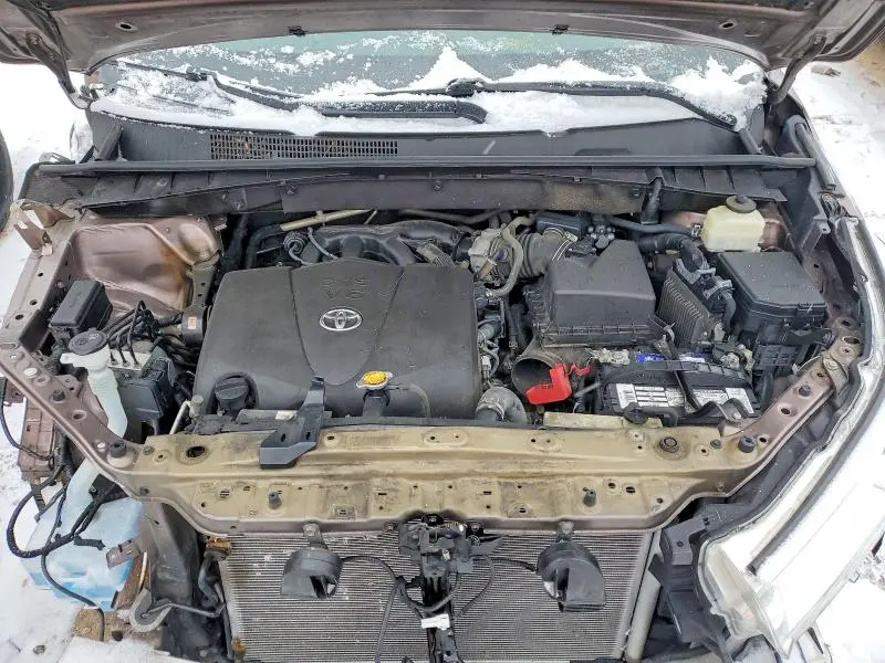 2017 TOYOTA HIGHLANDER SE  