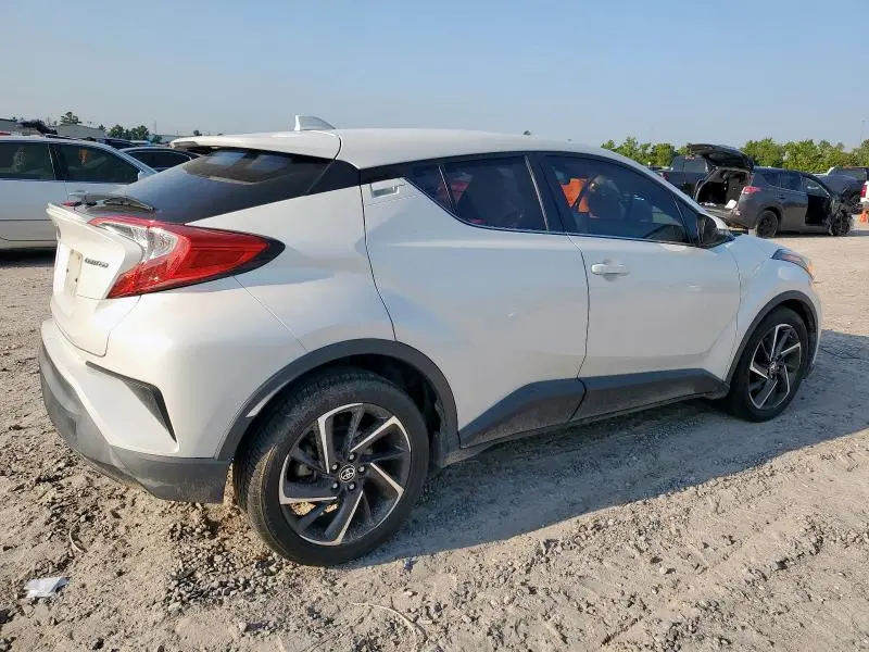 2020 TOYOTA C-HR XLE  