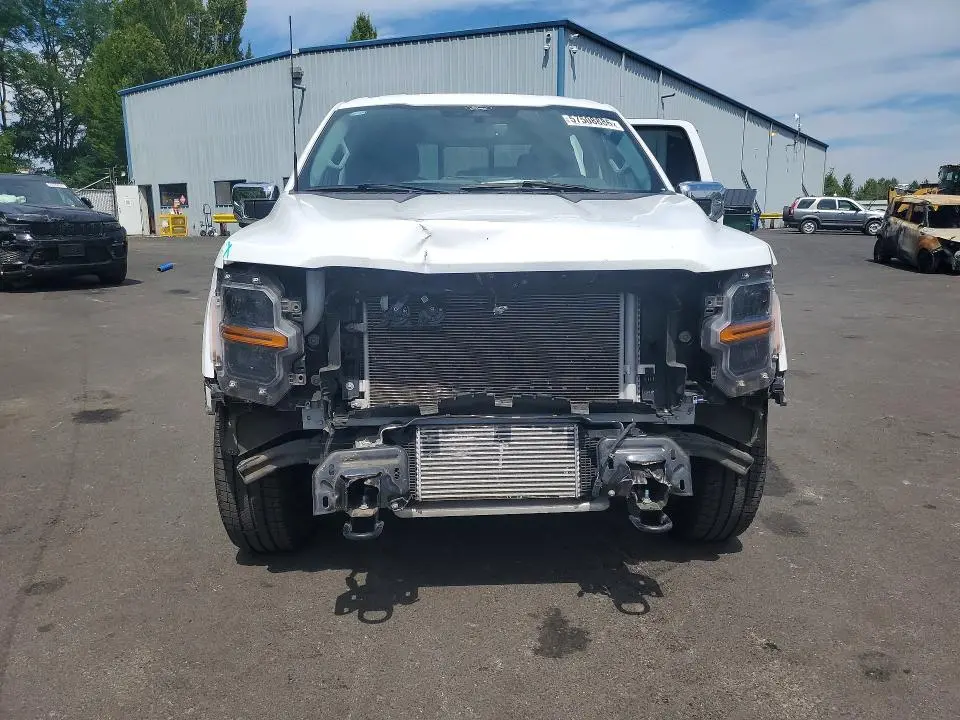 2024 FORD F150 XLT  