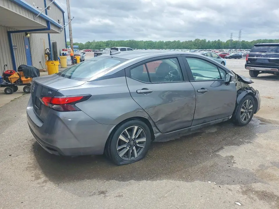 2021 NISSAN VERSA SV  
