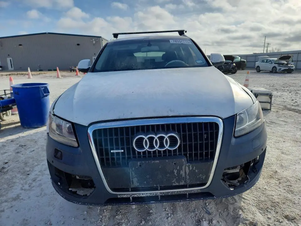 2011 AUDI Q5 PREMIUM  