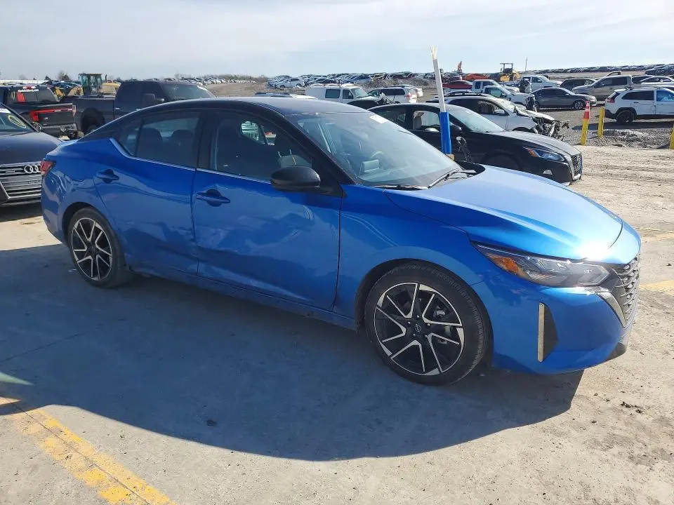 2025 NISSAN SENTRA SR  