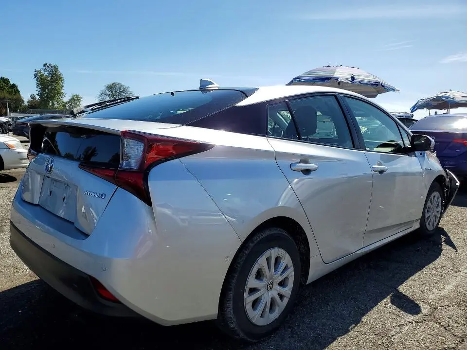 2022 TOYOTA PRIUS LE  