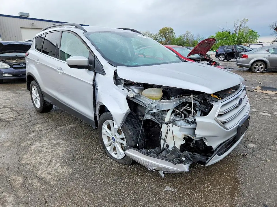 2018 FORD ESCAPE SE  