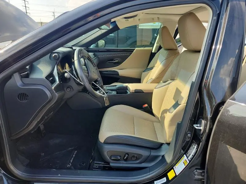 2021 LEXUS ES 300H  