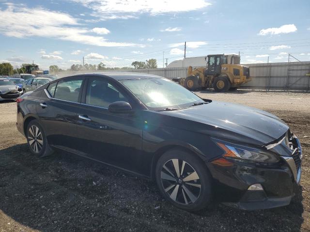 2021 NISSAN ALTIMA SV