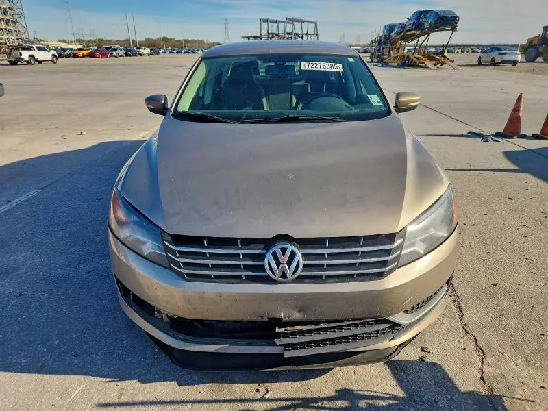 2015 VOLKSWAGEN PASSAT SE  