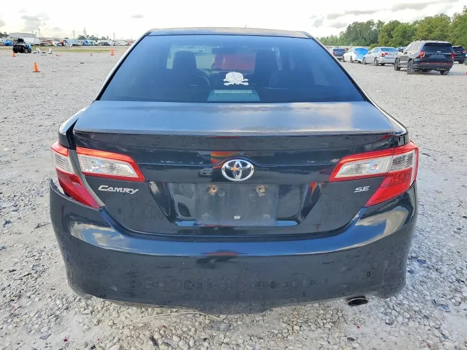 2012 TOYOTA CAMRY SE  