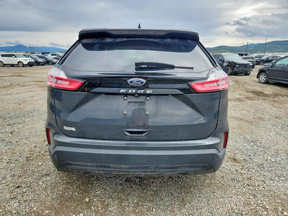 2021 FORD EDGE SE  