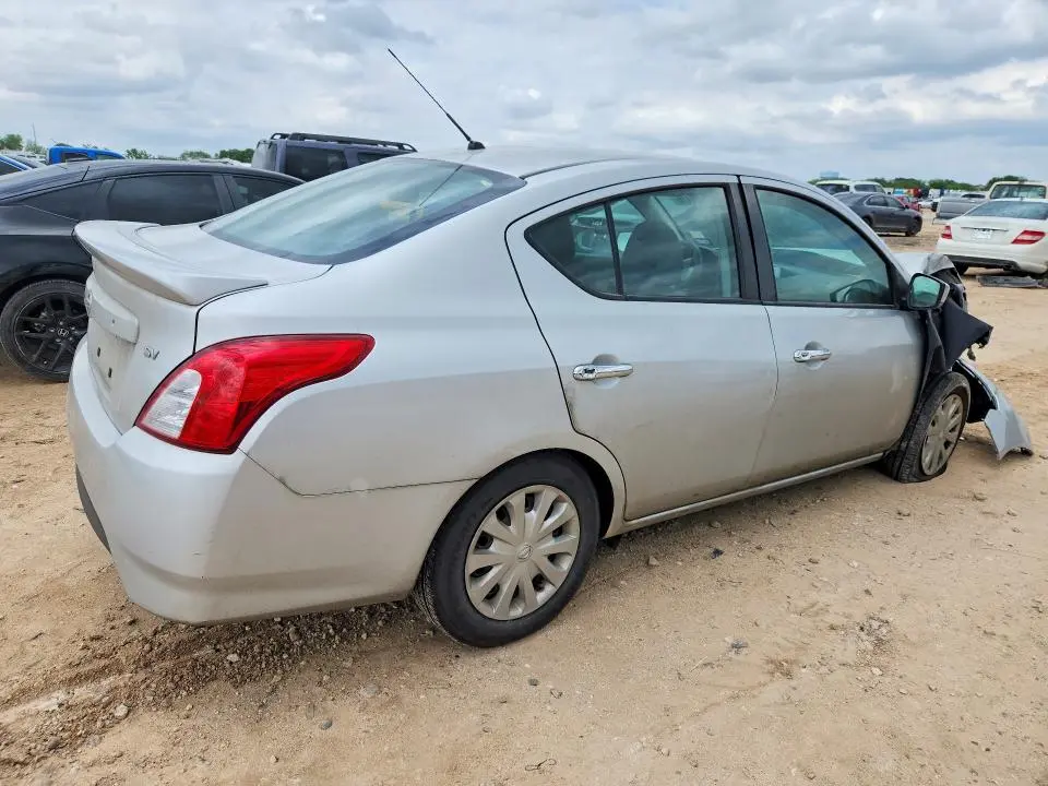 2019 NISSAN VERSA SV  