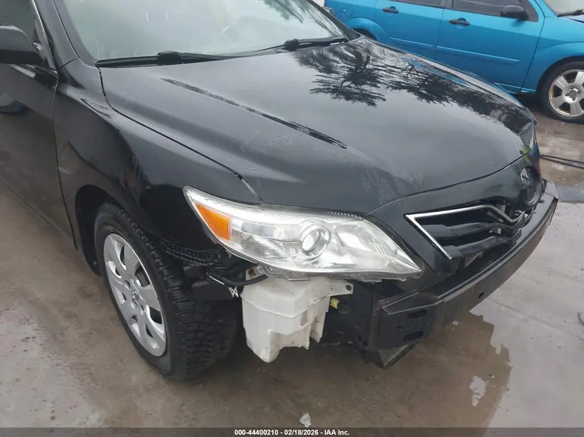 2010 TOYOTA CAMRY LE