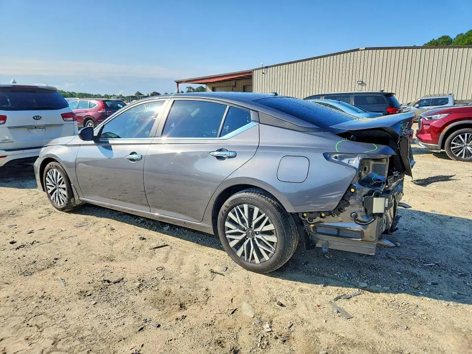 2025 NISSAN ALTIMA SV  