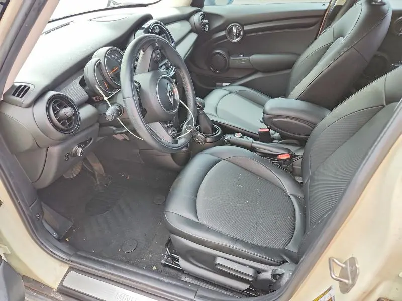 2017 MINI COOPER   