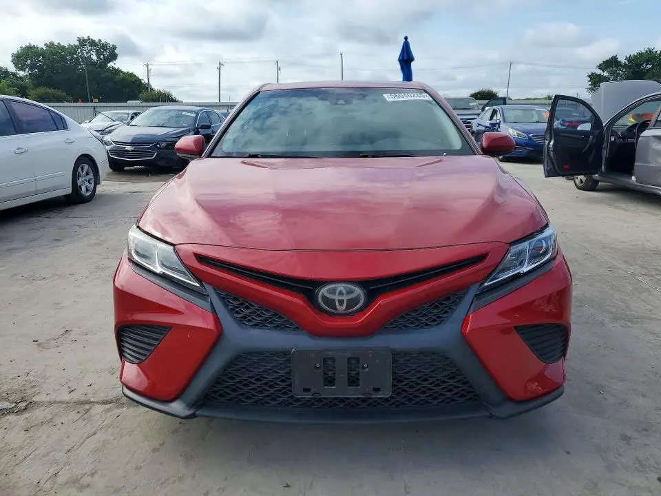 2019 TOYOTA CAMRY SE  