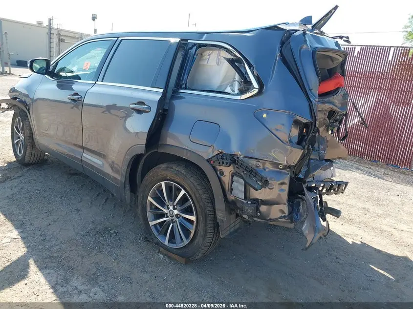 2019 TOYOTA HIGHLANDER XLE
