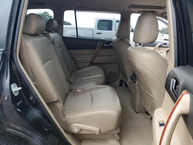 2010 TOYOTA HIGHLANDER LIMITED  