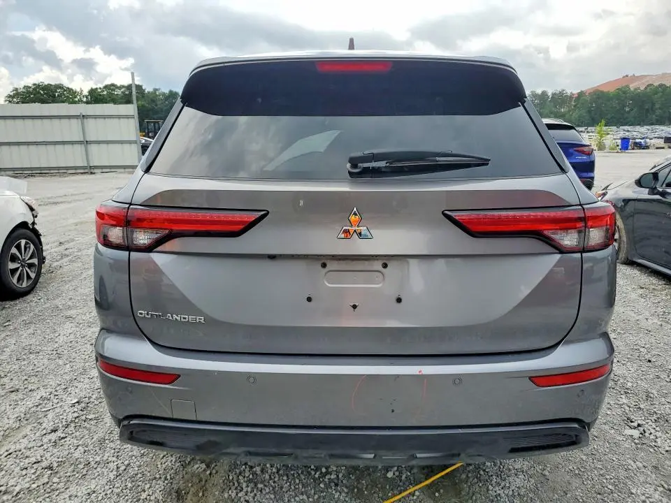 2022 MITSUBISHI OUTLANDER SE  