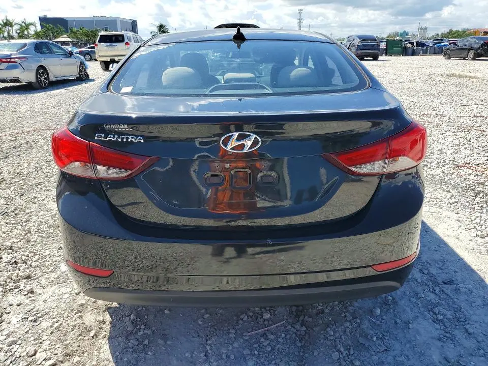 2016 HYUNDAI ELANTRA SE  