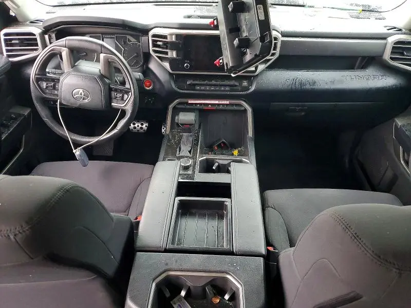 2024 TOYOTA TUNDRA CREWMAX SR  