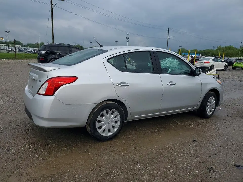 2018 NISSAN VERSA SV  