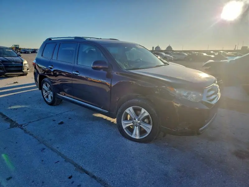 2013 TOYOTA HIGHLANDER LIMITED  