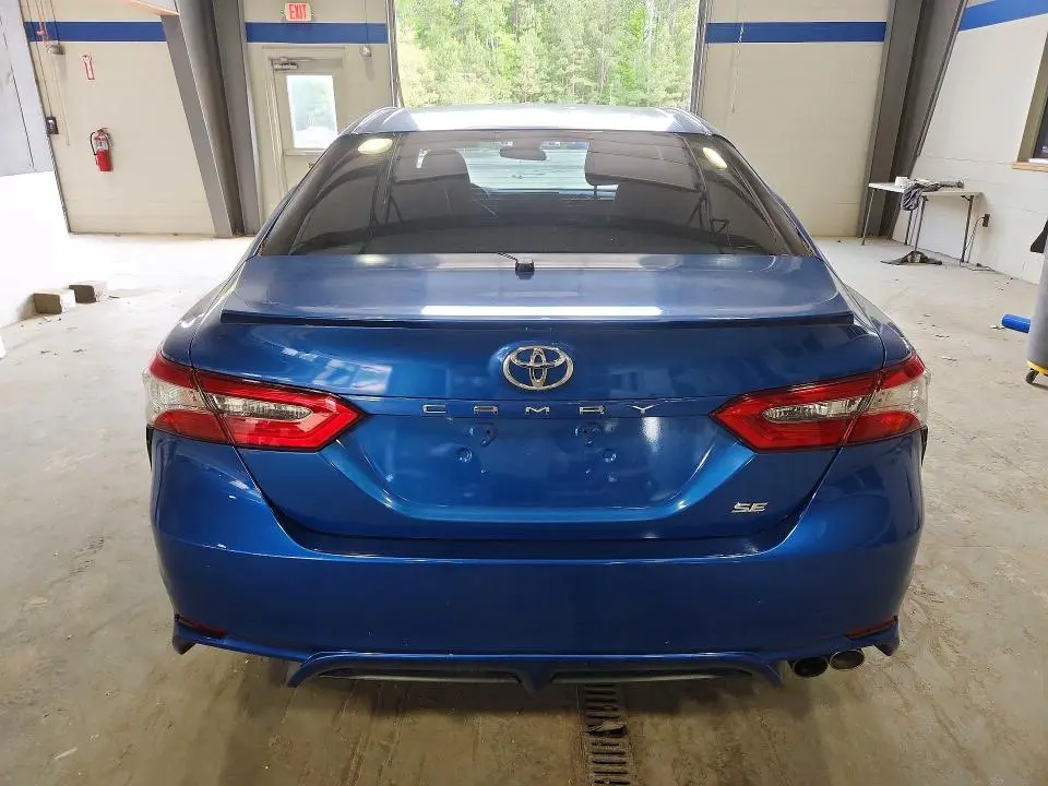 2018 TOYOTA CAMRY SE  