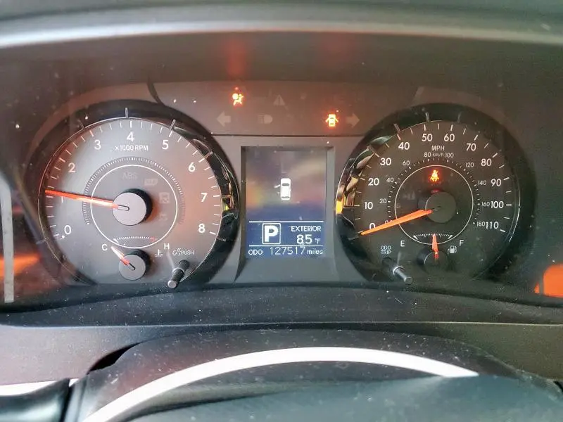 2017 TOYOTA SIENNA   