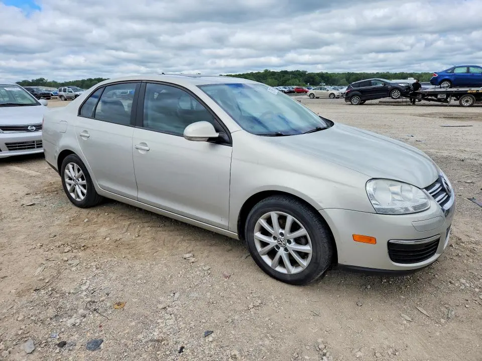 2010 VOLKSWAGEN JETTA SE  