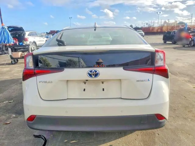 2020 TOYOTA PRIUS LE  