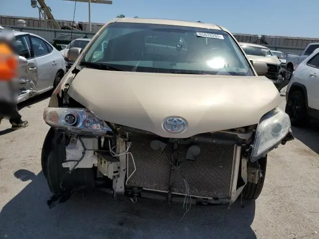 2012 TOYOTA SIENNA XLE  