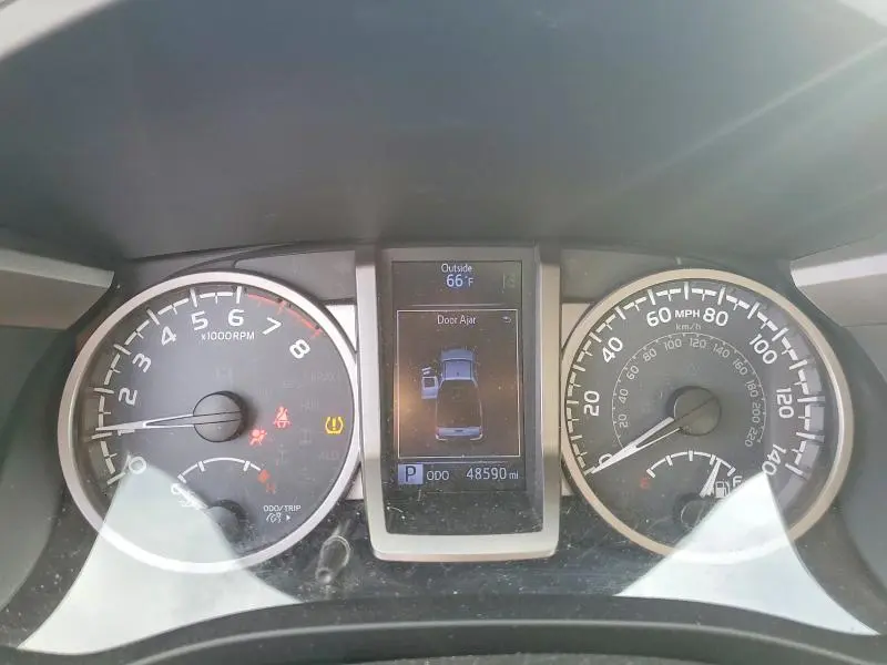 2019 TOYOTA TACOMA SR5 V6  