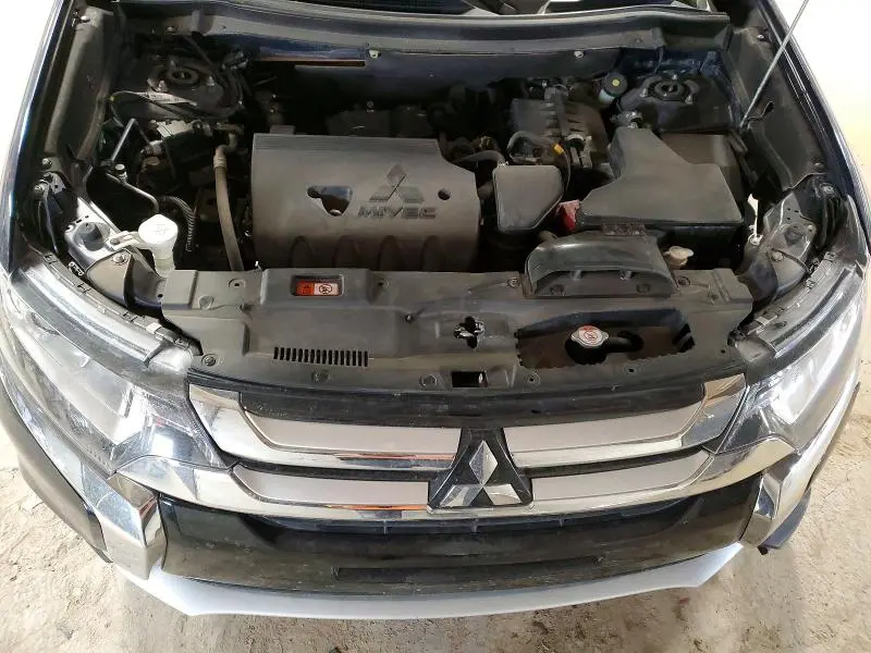 2018 MITSUBISHI OUTLANDER SE  