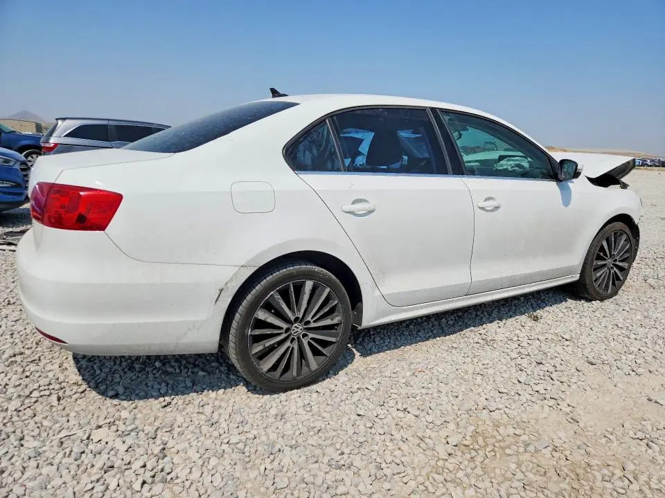 2013 VOLKSWAGEN JETTA SEL  