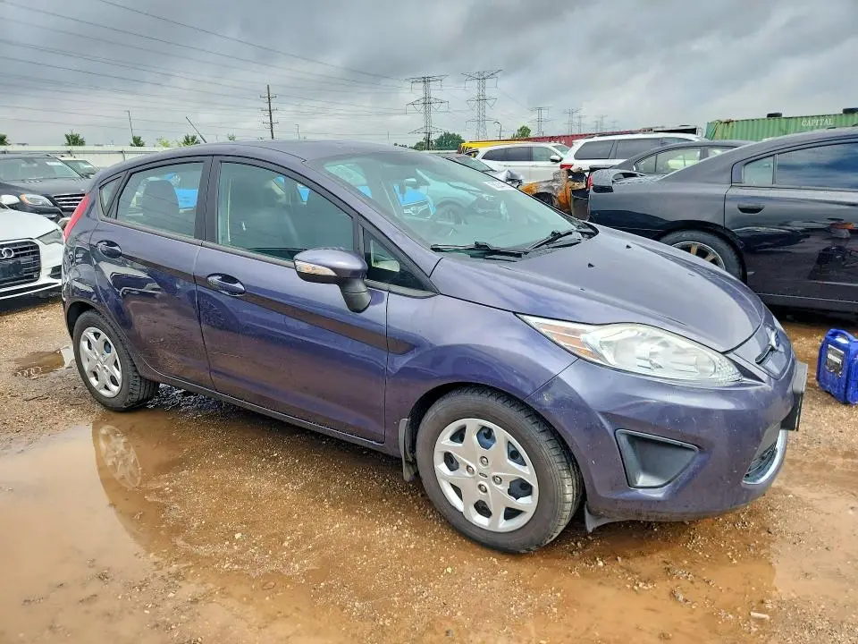 2013 FORD FIESTA SE  