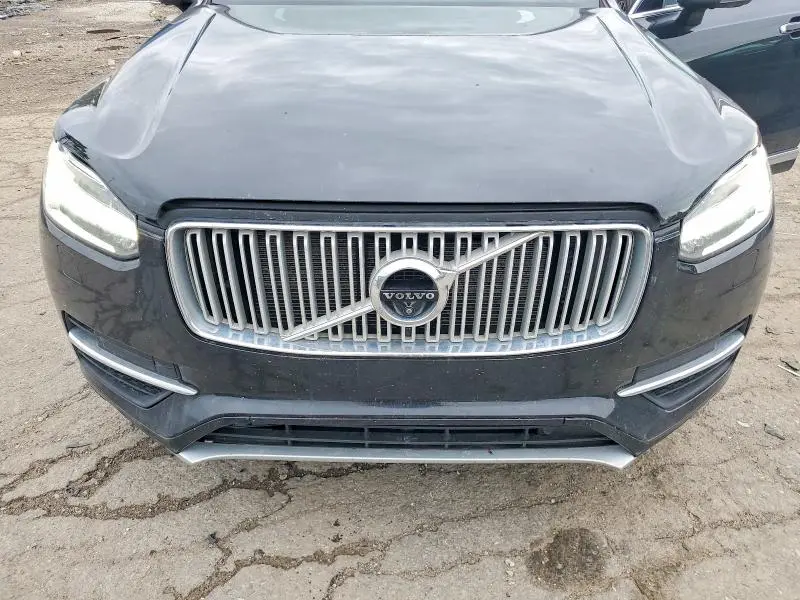 2016 VOLVO XC90 T6  