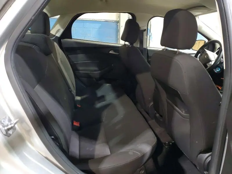 2017 FORD FOCUS SE  