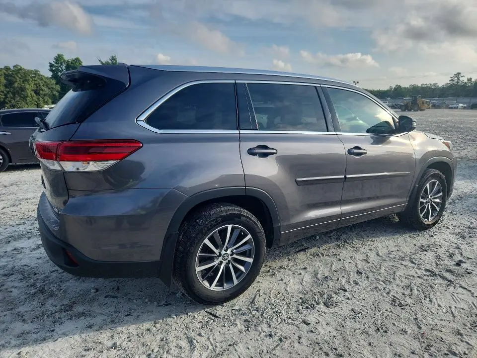 2018 TOYOTA HIGHLANDER XLE  