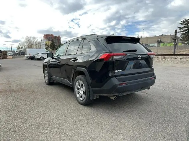 2021 TOYOTA RAV4 LE  