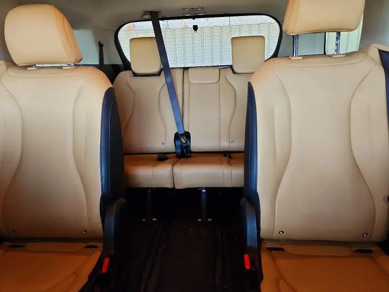 2023 KIA CARNIVAL LX  