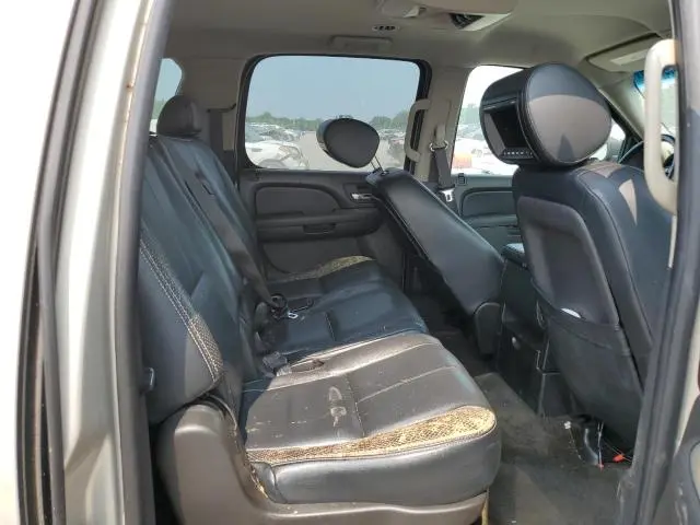 2010 CHEVROLET SUBURBAN C1500 LS  