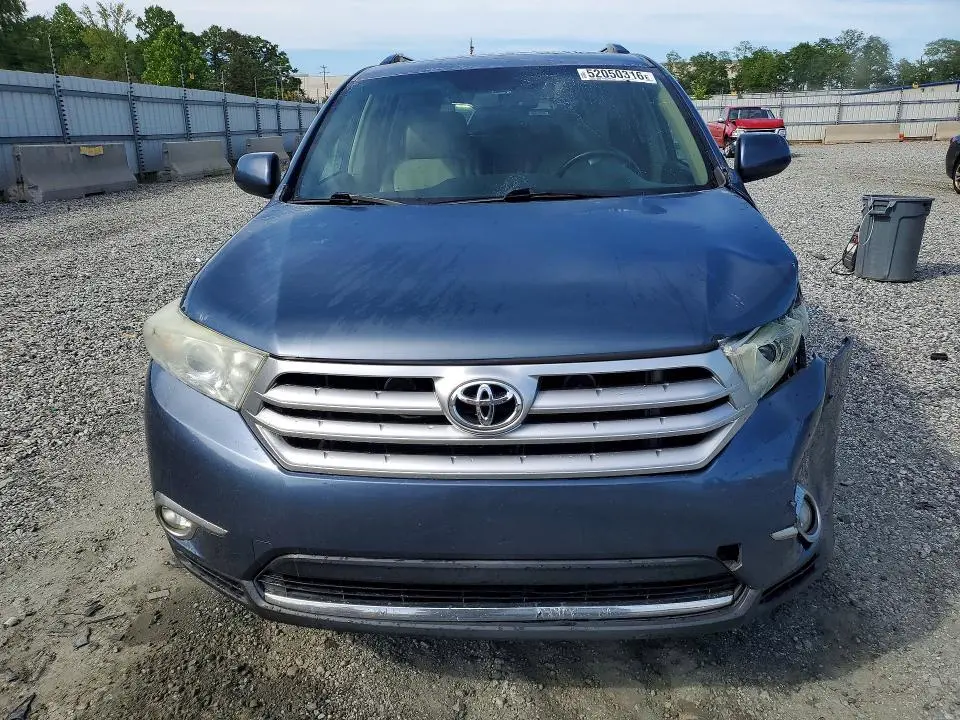2012 TOYOTA HIGHLANDER SE  