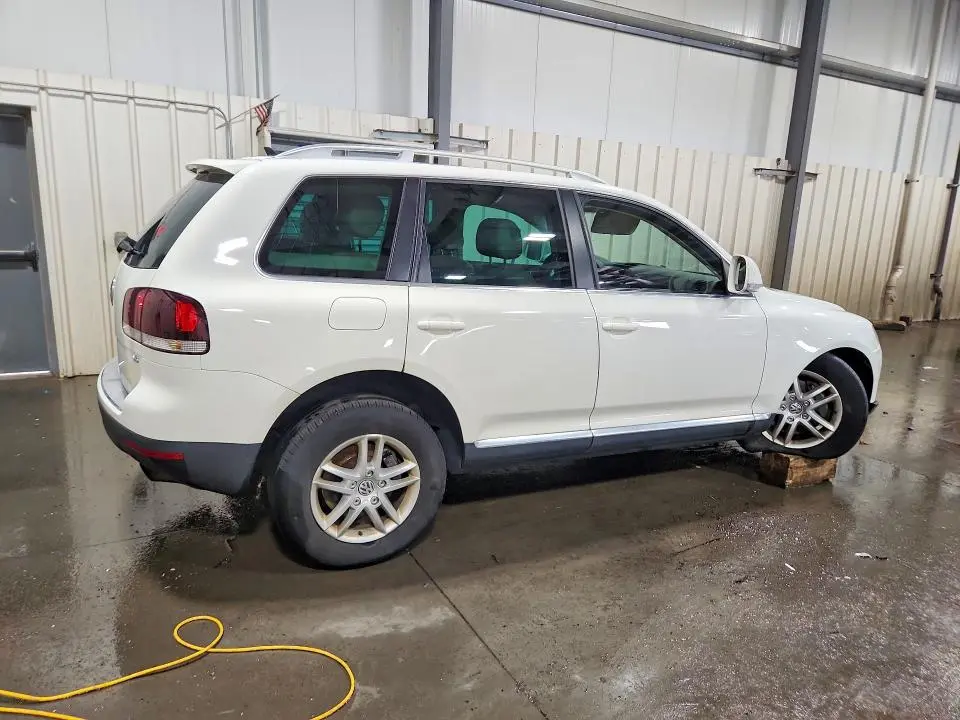 2010 VOLKSWAGEN TOUAREG V6  