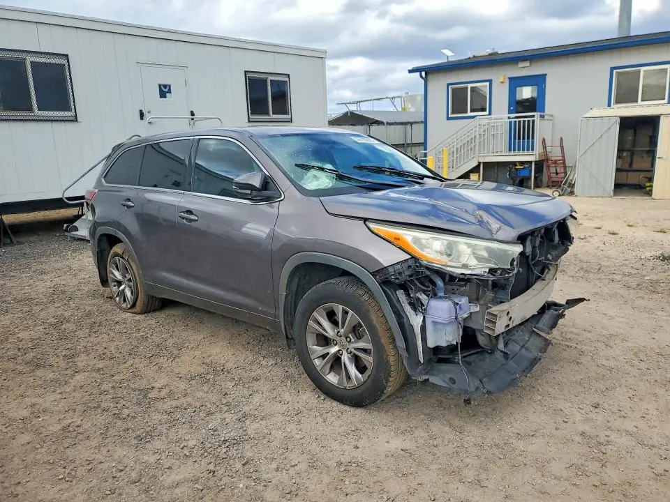 2014 TOYOTA HIGHLANDER LE  
