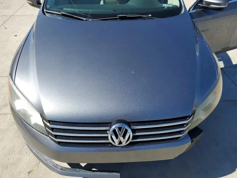 2014 VOLKSWAGEN PASSAT SE  