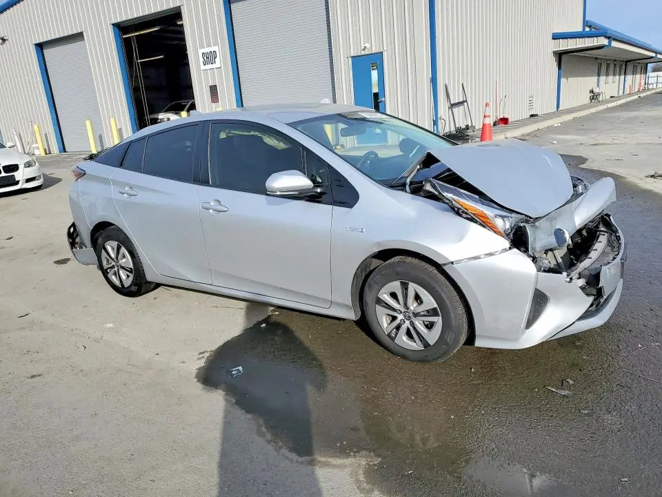 2016 TOYOTA PRIUS   