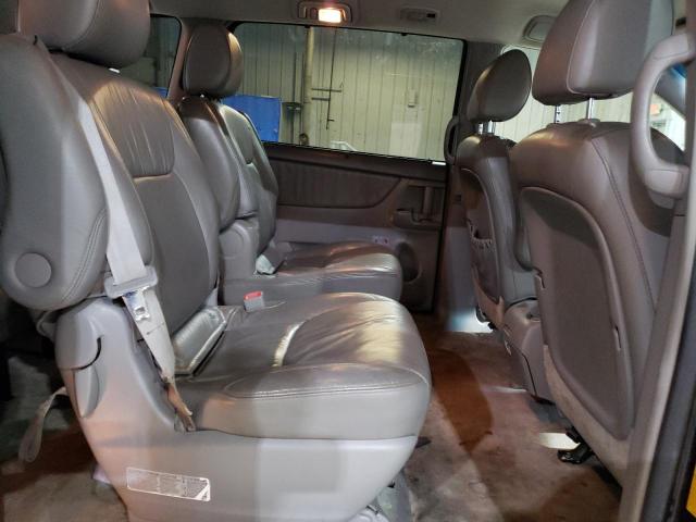 2010 TOYOTA SIENNA XLE